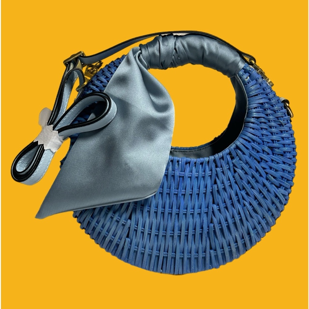 Straw Crescent Crossbody Handbag